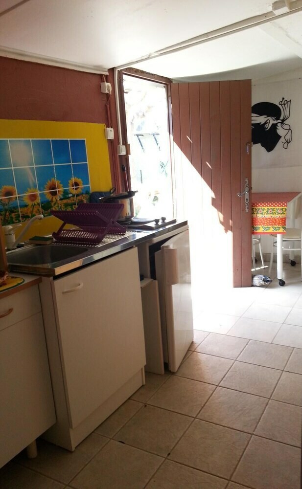 Hostal Clematisso - Hostel