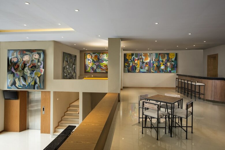 Yellow Star Ambarukmo Hotel