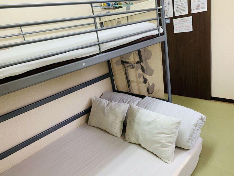 Hostal Guest House B's Five II