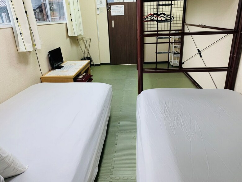 Hostal Guest House B's Five II