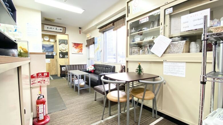 Hostal Guest House B's Five II