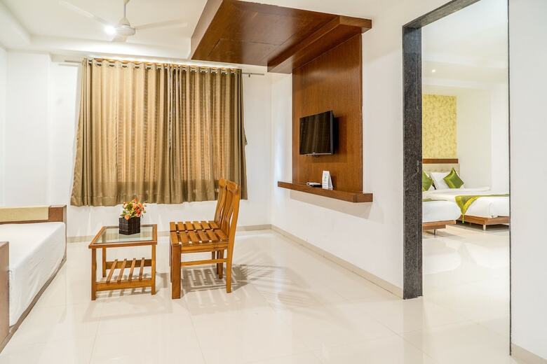 Hotel Pushpak Resort