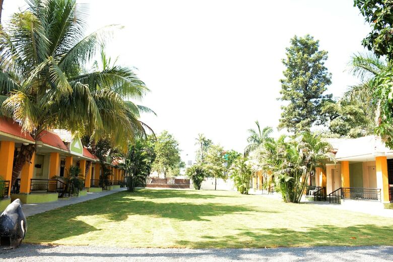 Hotel Pushpak Resort