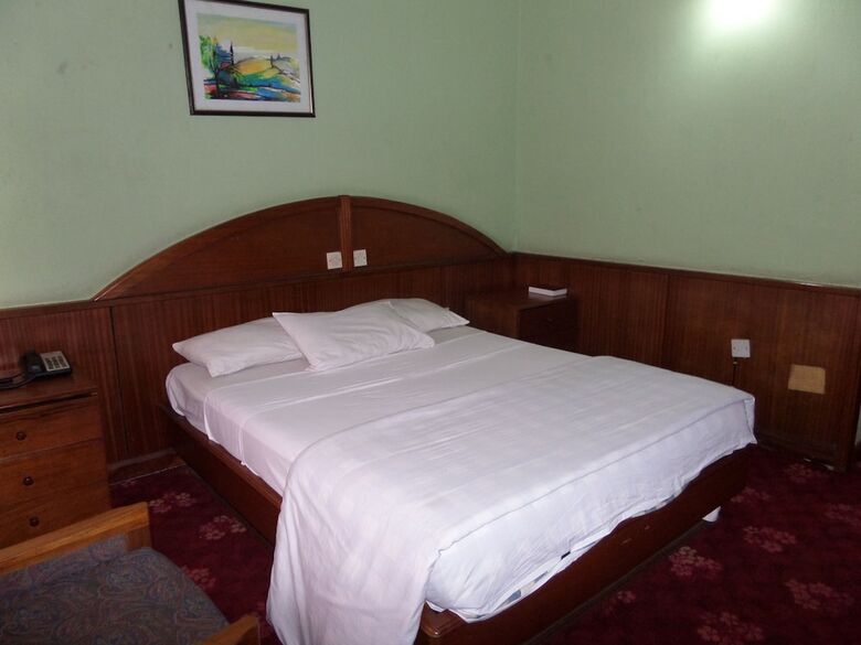 Excellence Hotel
