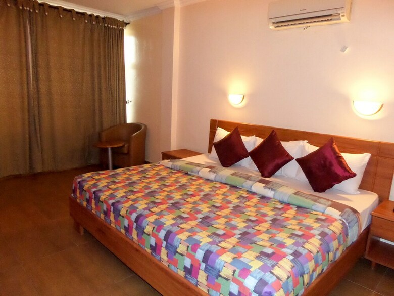 Le Real Hotel
