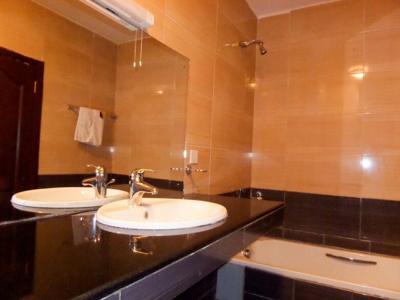 Le Real Hotel
