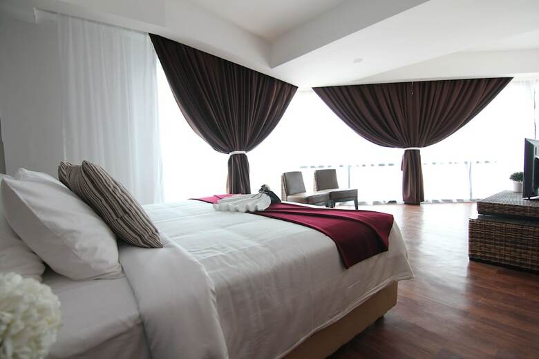 Nexus Regency Suites & Hotel