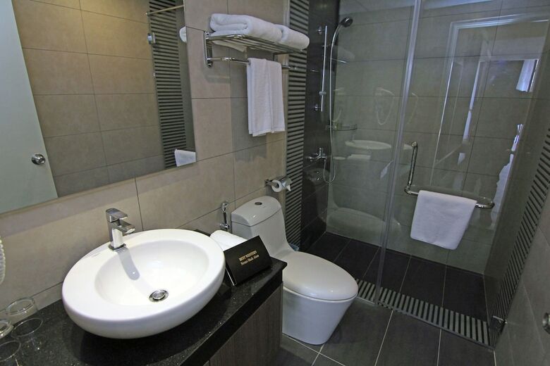 Nexus Regency Suites & Hotel