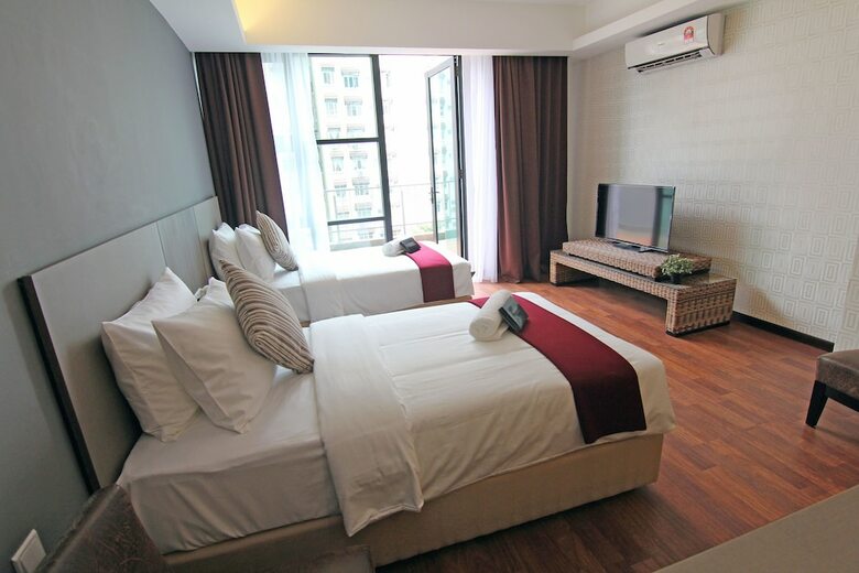 Nexus Regency Suites & Hotel