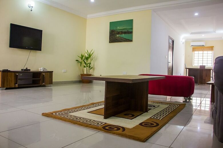 Ken Kol Apartments And Suites