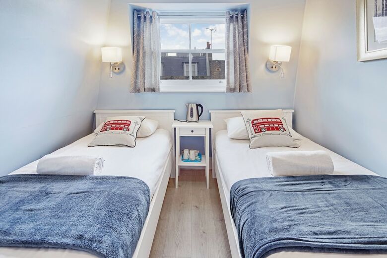 Hostal Astor Kensington Hostel