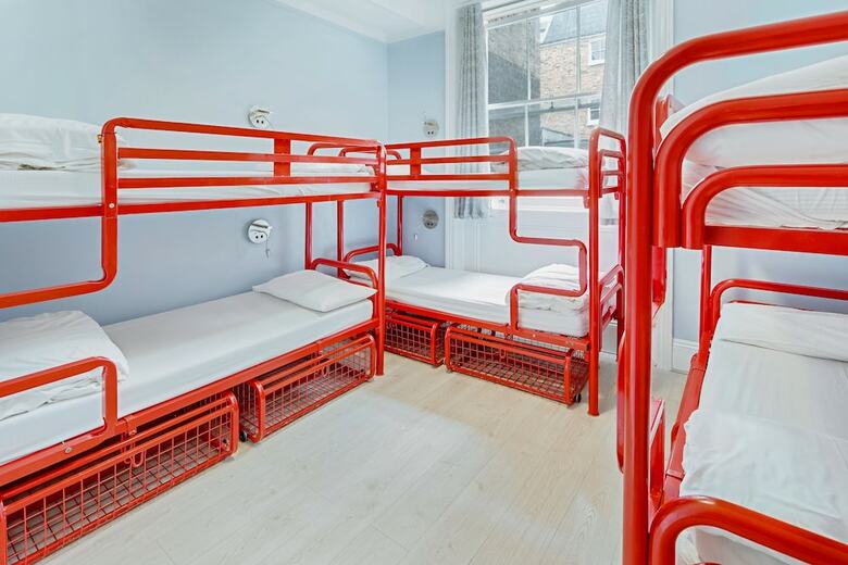 Hostal Astor Kensington Hostel