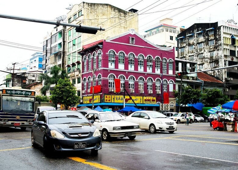 Hotel The Sat Hostel Yangon
