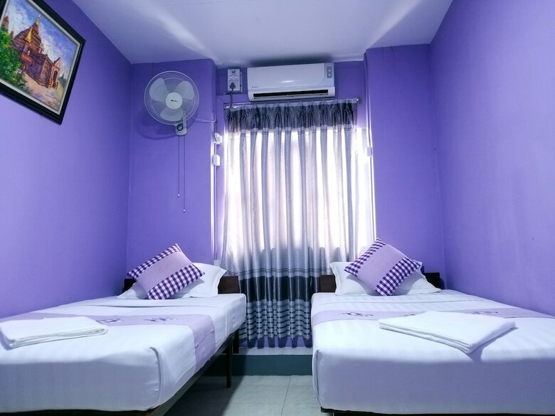 Hotel The Sat Hostel Yangon