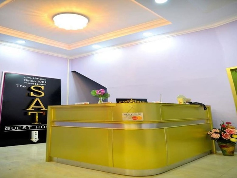 Hotel The Sat Hostel Yangon