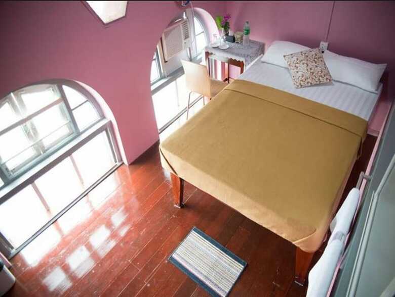 Hotel The Sat Hostel Yangon