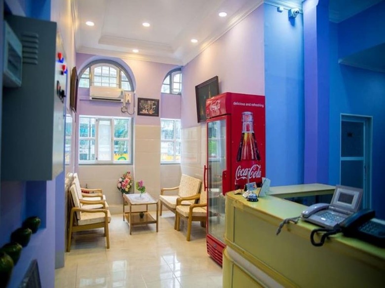 Hotel The Sat Hostel Yangon