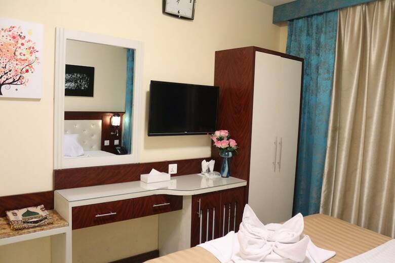 Mariana Hotel