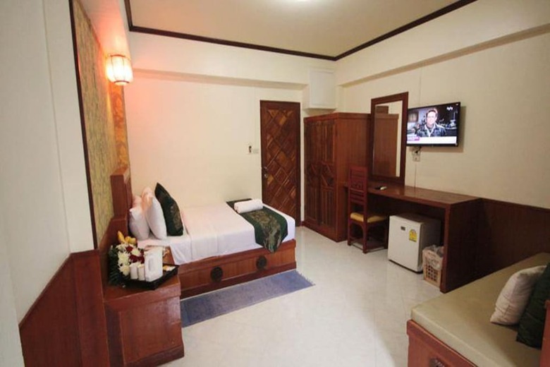 Thana Hotel