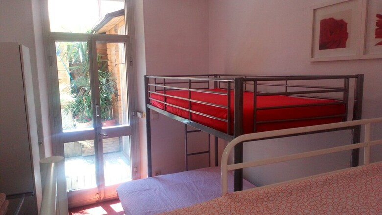 Hostal Glamorgan House