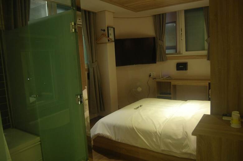 64 Inn Hotel