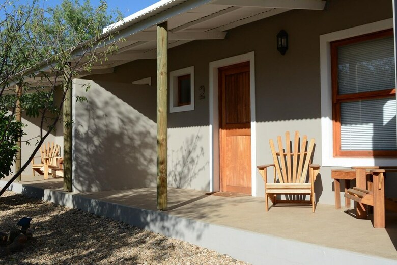 Bed & Breakfast Travellers Rest
