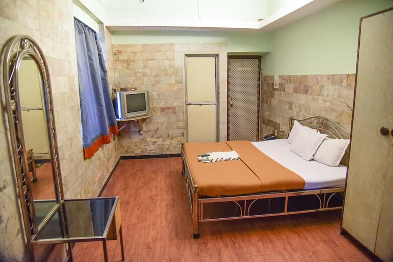 Evergreen Hotel