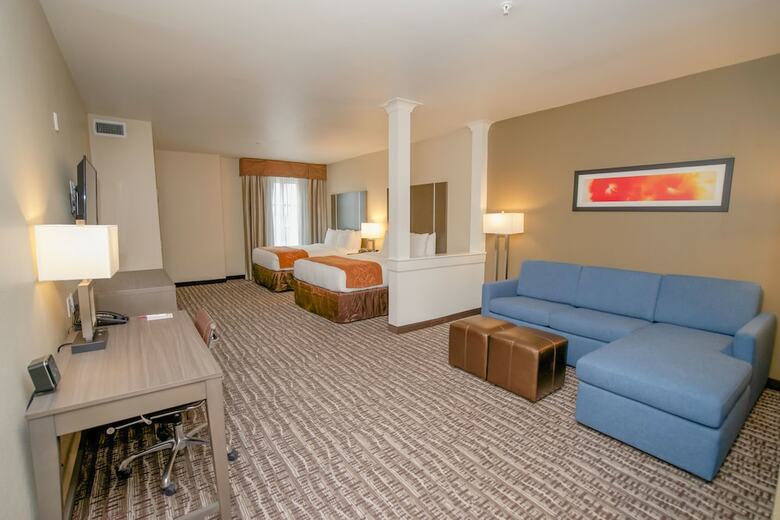 Hotel Comfort Suites Northwest Houston At Beltway 8