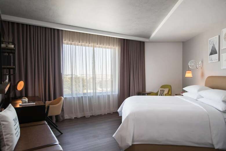 Renaissance Atlanta Airport Gateway Hotel