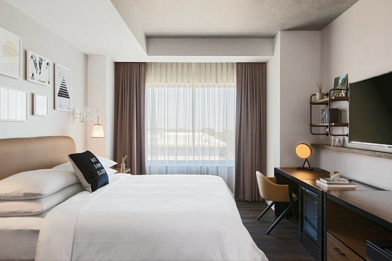 Renaissance Atlanta Airport Gateway Hotel