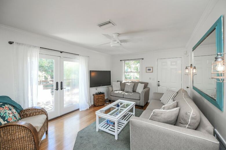 Banana Cabana And Cottage By Beachside Management