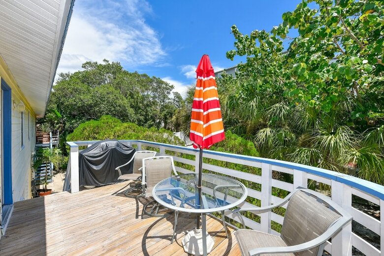Banana Cabana And Cottage By Beachside Management