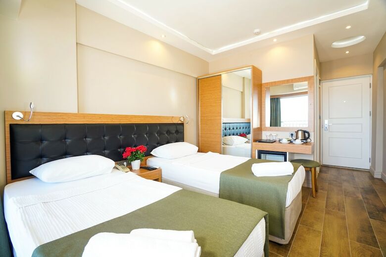 Aurasia City Hotel