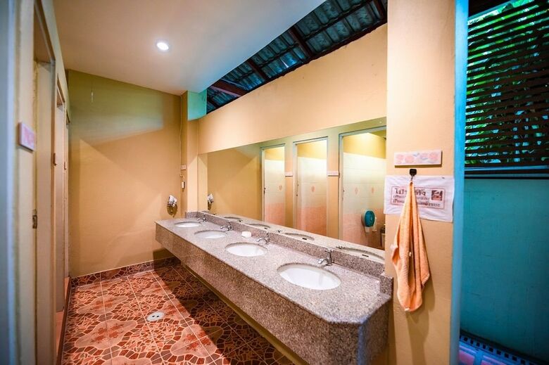 Hotel At Phra Sing