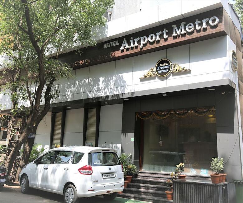 Hotel Airport Metro