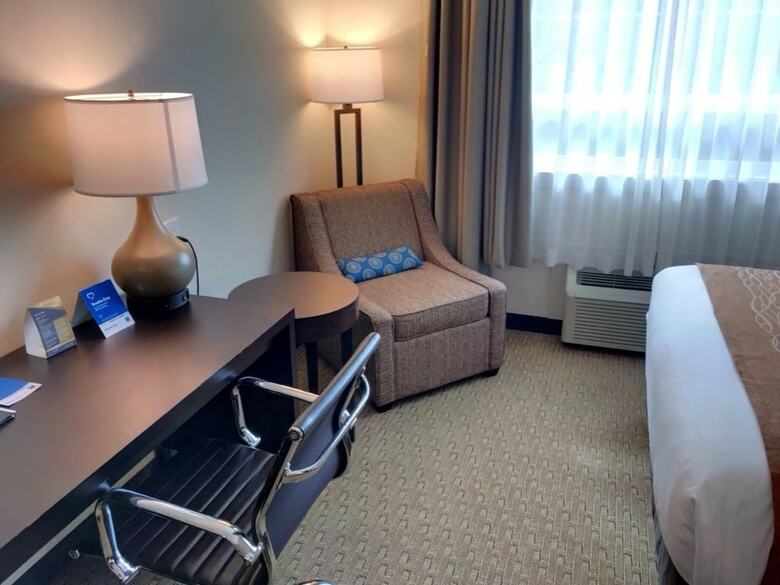 Hotel Comfort Inn & Suites