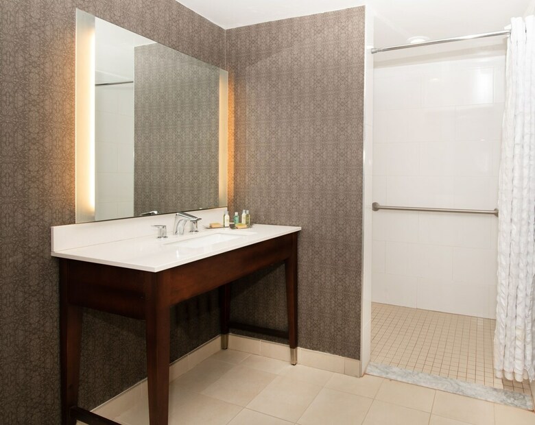 Doubletree By Hilton Hotel And Suites Charleston Airport