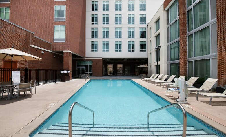 Doubletree By Hilton Hotel And Suites Charleston Airport