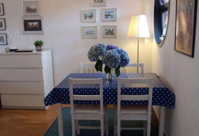 Ares 100587 2 Bedroom Apartment By Mo Rentals