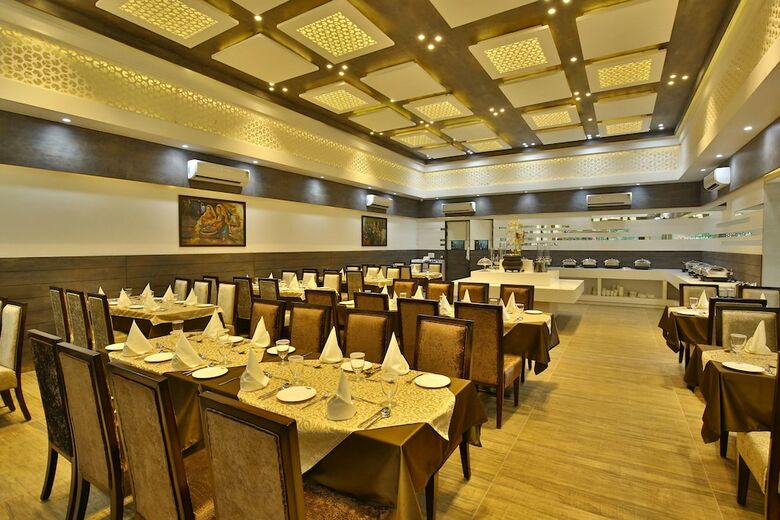 Jhansi Hotel
