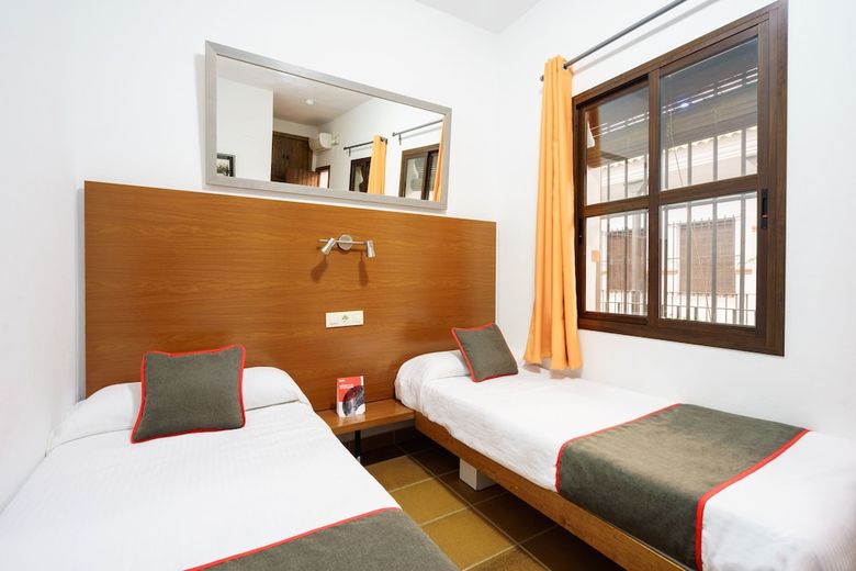 Hostal Oyo El Roc�o Azul