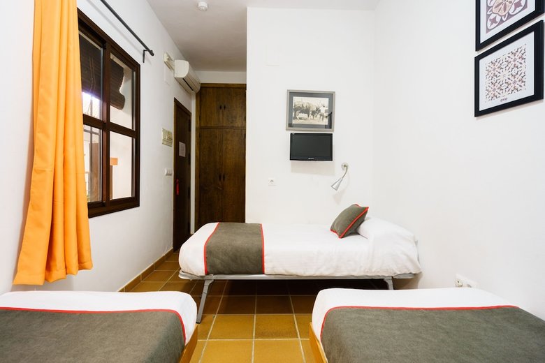 Hostal Oyo El Roc�o Azul