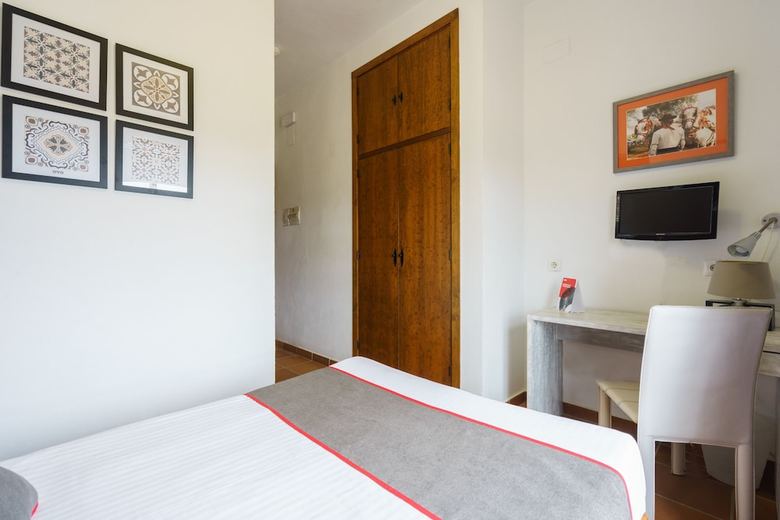 Hostal Oyo El Roc�o Azul