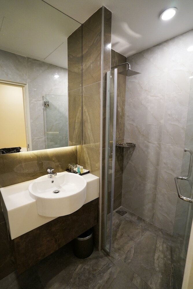 Ritzton Hotel