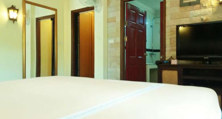 Baan Laksee Pool Villa