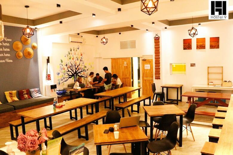 Hostal Hostel 9