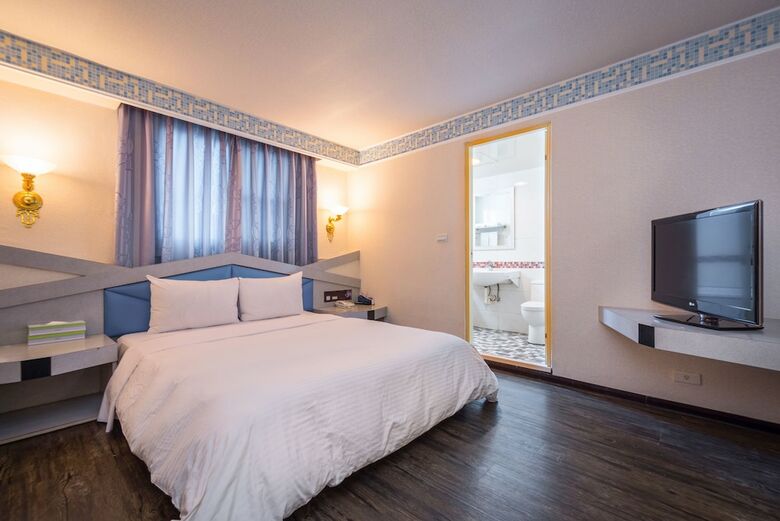 Golden Phoenix Hotel