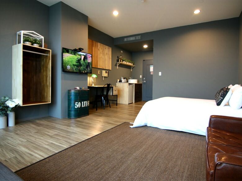 Hotel 85 Sky Hostel
