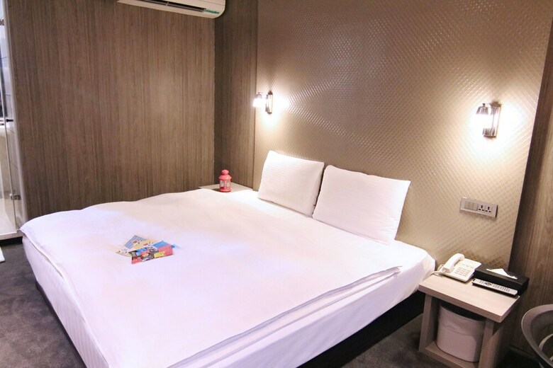 Ximen 101-s Hotel
