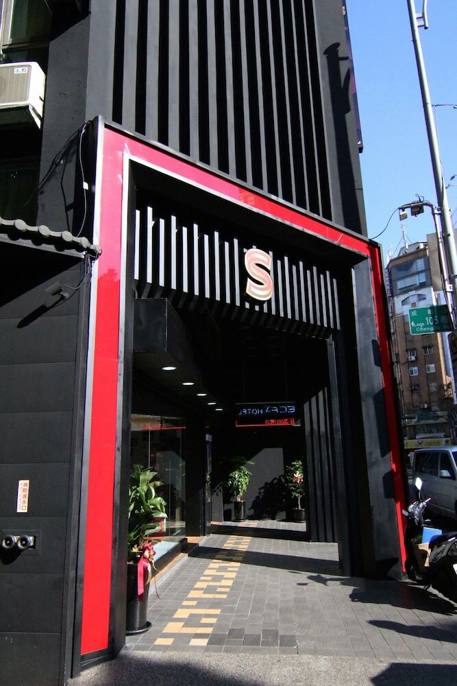 Ximen 101-s Hotel